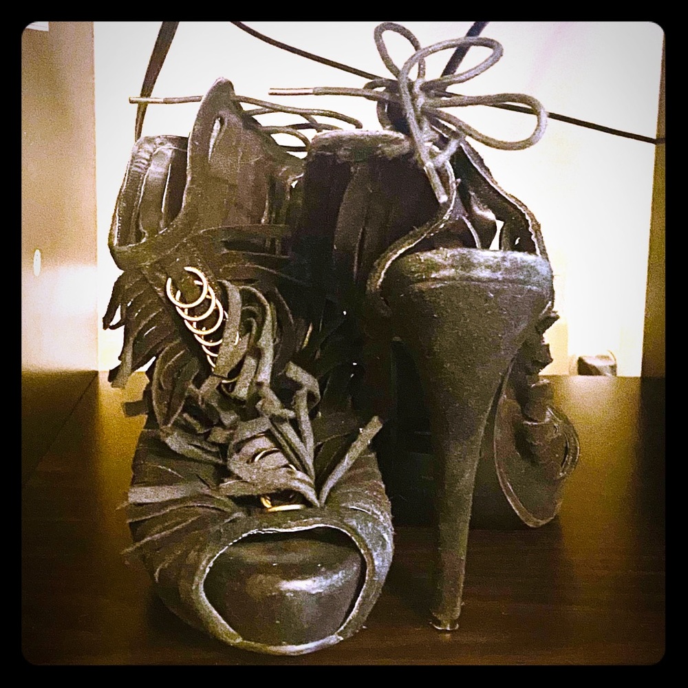 Black moccasin-frills heels by Colin Stuart